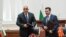 Kryeministri i atëhershëm i Bullgarisë, Boyko Borisov dhe kryeministri i Maqedonisë së Veriut, Zoran Zaev gjatë ceremonisë së nënshkrimit të Marrëveshjes për fqinjësi të mirë. 1 gusht 2017.