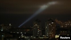 Водночас очільник Київської міської військової адміністрації Сергій Попко повідомив, що 12 дронів збили біля Києва