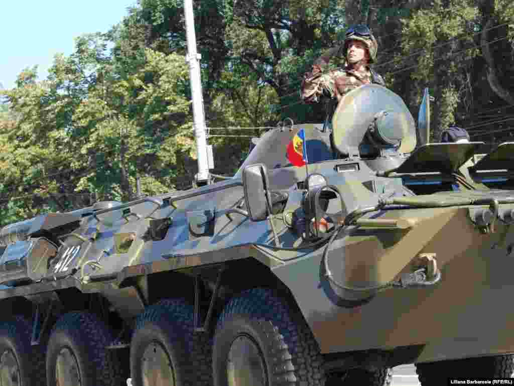 27 august 2011, parada militară la cel 20 de ani de independenţă