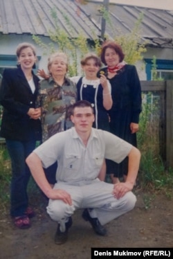 Алишер Махмутов с семьей