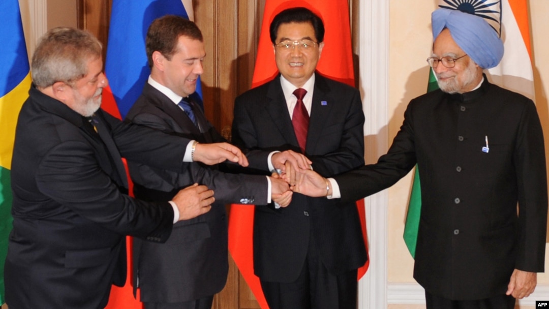 Participants of a BRIC meeting in Yekaterinburg, 2009