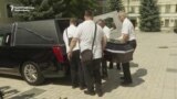 Family, friends, and colleagues hold a farewell ceremony on August 8 for Ukrainian journalist Viktoria Roshchyna, who appeared to have been tortured before dying while in Russian captivity. 