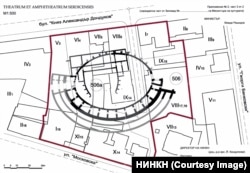  Недвижимата културна полезност „ Античен спектакъл и Амфитеатър на Сердика “ обгръща 15 парцела сред ул. „ Московска “ и бул. „ Дондуков “ в София 