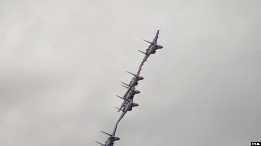 МАКС-2009. Группа Су-27 незадолго до столкновения. Август 2009 г