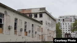 Наслідки одного з попередніх ударів по Чернігову, фото ілюстратвине