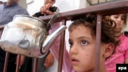 Россияне предпочитают помогать людям напрямую, минуя специальные организации