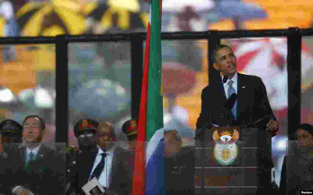 Na komemoraciji preminulom Nelsonu Mandeli govorio je američki predsjednik Barack Obama, 10. decembar 2013. Foto: REUTERS / Kai Pfaffenbach