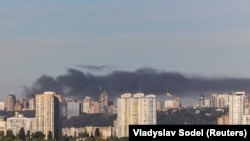 Небо Києва після російських повітряних атак, вересень 2026 року