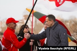 Павал Севярынец (справа)