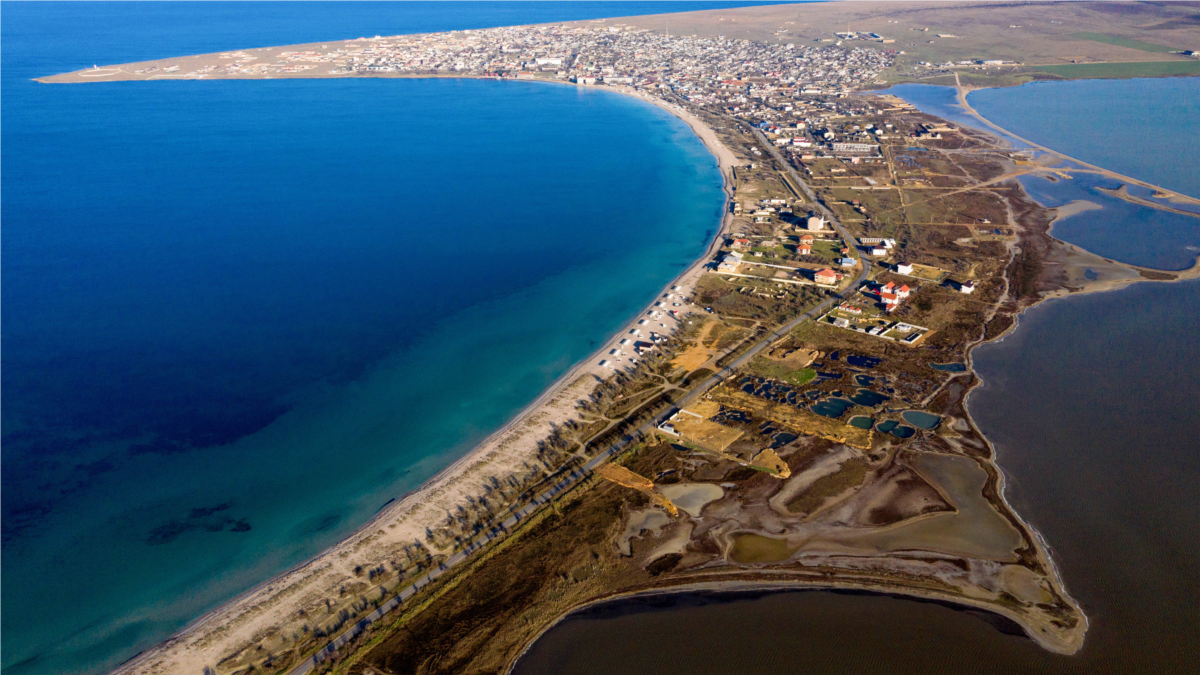 Село черноморское. Межводное Крым. Межводное с высоты птичьего полета. Межводное Черноморский район Крым. Межводное с высоты птичьего.