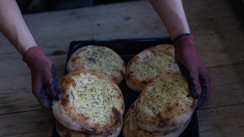 Aroma e pitalkës që tradicionalisht përcjell darkat e Ramazanit