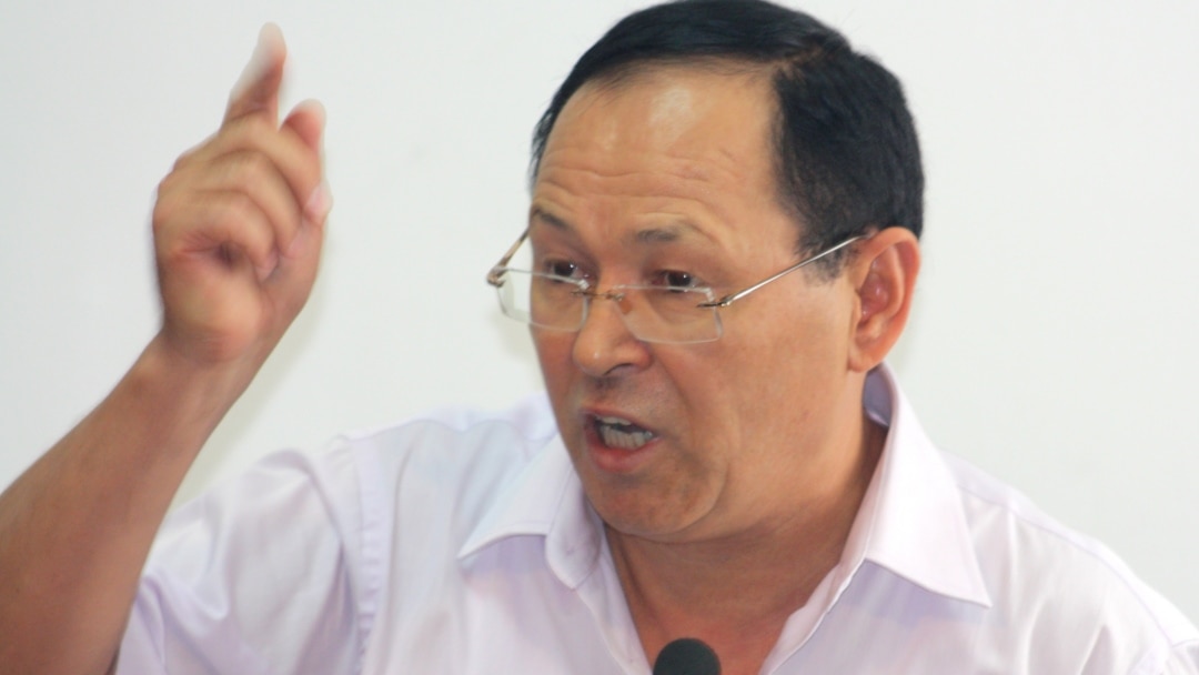 Сүт сорғышымен емшек сүті (фото)