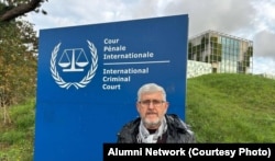 Аляксандар Максіменка ля Міжнароднага крымінальна суду ў Гаазе