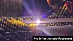 Imagine cu fabrica de confecții metalice a antreprenorului de pe lotul dintre Boția și Cornetu.