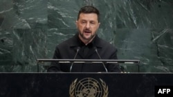  ولودیمیر زلنسکی، رئیس‌جمهور اوکراین، در هنگام سخنرانی در مجمع عمومی سازمان ملل متحد