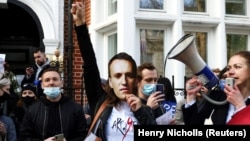 Акция в поддержку Алексея Навального у российского посольства в Лондоне, 21 апреля 2021 года
