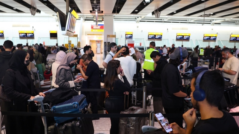 Activitatea de pe câteva mari aeroporturi europene începe să revină la normal după zeci de ore de blocaj cauzat de un atac cibernetic