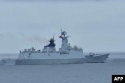Эсминец ВМФ НОАК у берегов Тайваня. 2026 год