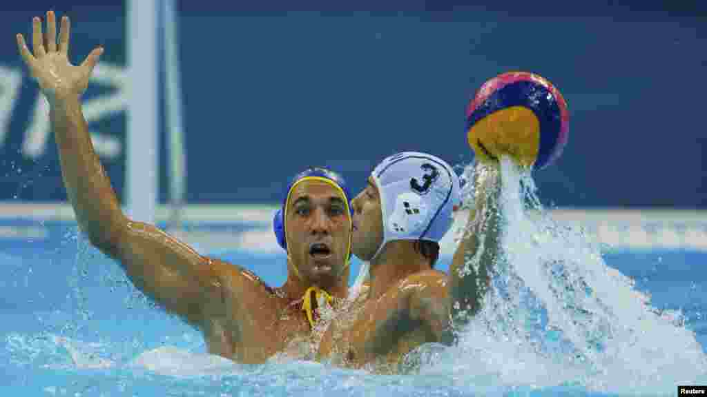 Velika Britanija - Crnogorski olimpijac Aleksandar Ivović na utakmici sa mađarskom ekipom, London 31. juli 2012. Foto: REUTERS / Laszlo Balogh