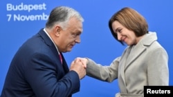Președinta Moldovei, Maia Sandu, l-a întâlnit pe Orban numai la evenimente cu participare internațională, nu bilaterale - de pildă la summitul Comunității Politicii Europene de la Budapesta, din noiembrie 2024.