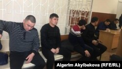 Иш боюнча сотко сурак бергени келген милиция кызматкерлери. 21-декабрь, 2018-жыл. 