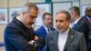 Ministri i Jashtëm Iranian, Abbas Araghchi (djathtas) duke biseduar me ministrin e Jashtëm turk, Hakan Fidan para një takimi të mbajtur me ministra tjerë rajonalë më 21 qershor në Stamboll.