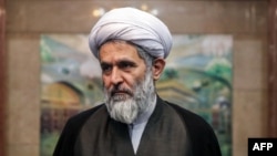 اطلاعات سپاه در دوران حسین طائب وارد پرونده‌های سیاسی، رسانه‌ای، امنیتی و اقتصادی شد و در بسیاری موارد به موازات وزارت اطلاعات عمل کرد