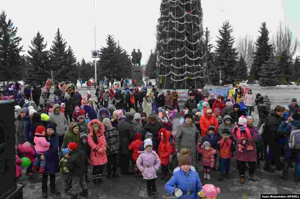 Майрамда оюн зооктор тартууланып,балдарга белек-бечкек тартууланды.