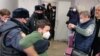 Mai mulți deputați din opoziție au fost arestați sâmbătă într-un hotel din nordul Moscovei
