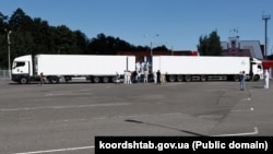 Абмен целамі загінулых паміж Украінай і Расеяй на пункце пропуску «Новая Гута» ў Беларусі. Фота ўкраінскага Каардынацыйнага штабу ў пытаньнях абыходжаньня з ваеннапалоннымі