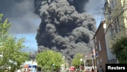 Українські війська завдали удару по Туапсинському нафтопереробному заводу в Краснодарському краї Росії вночі проти 28 квітня, це був уже третій удар по цьому НПЗ у квітні