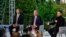 Trimișii americani Jared Kushner și Steve Witkoff, în cadrul unei conferințe de presă comune cu președintele ucrainean Volodimir Zelenski la Kiev, pe 6 septembrie.