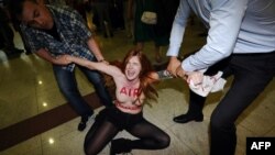 Sarah Constantin bir daha Türkiyəyə gələ bilməyəcək.