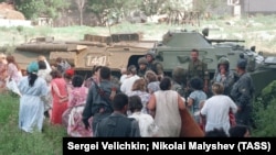 Освобождение заложников, 17 июня 1995 г., Буденновск (архивное фото)