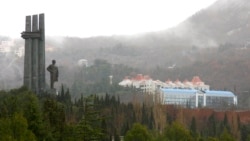 A 2009 photo shows a section of the Artek pioneer camp and its statue of Vladimir Lenin on the Black Sea coast of Ukraine's Crimean peninsula.<br><br>June 16 will mark a century since the camp was established, beginning a dramatic story of Soviet, Ukrainian, and Russian history.
