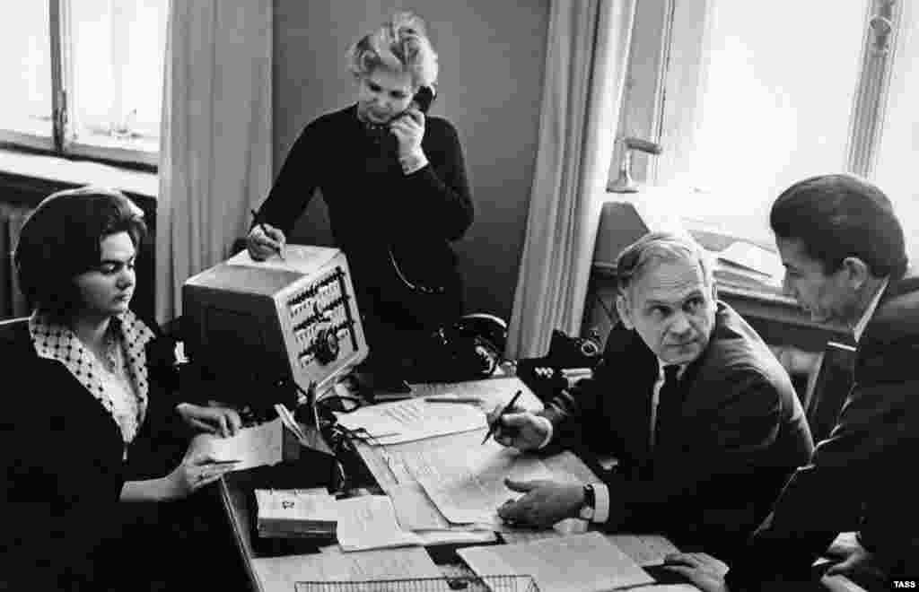 A TASS editorial team in 1958